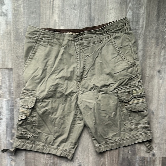 Unionbay shorts size 36 Casual Olive Cargo Shorts - Picture 1 of 7